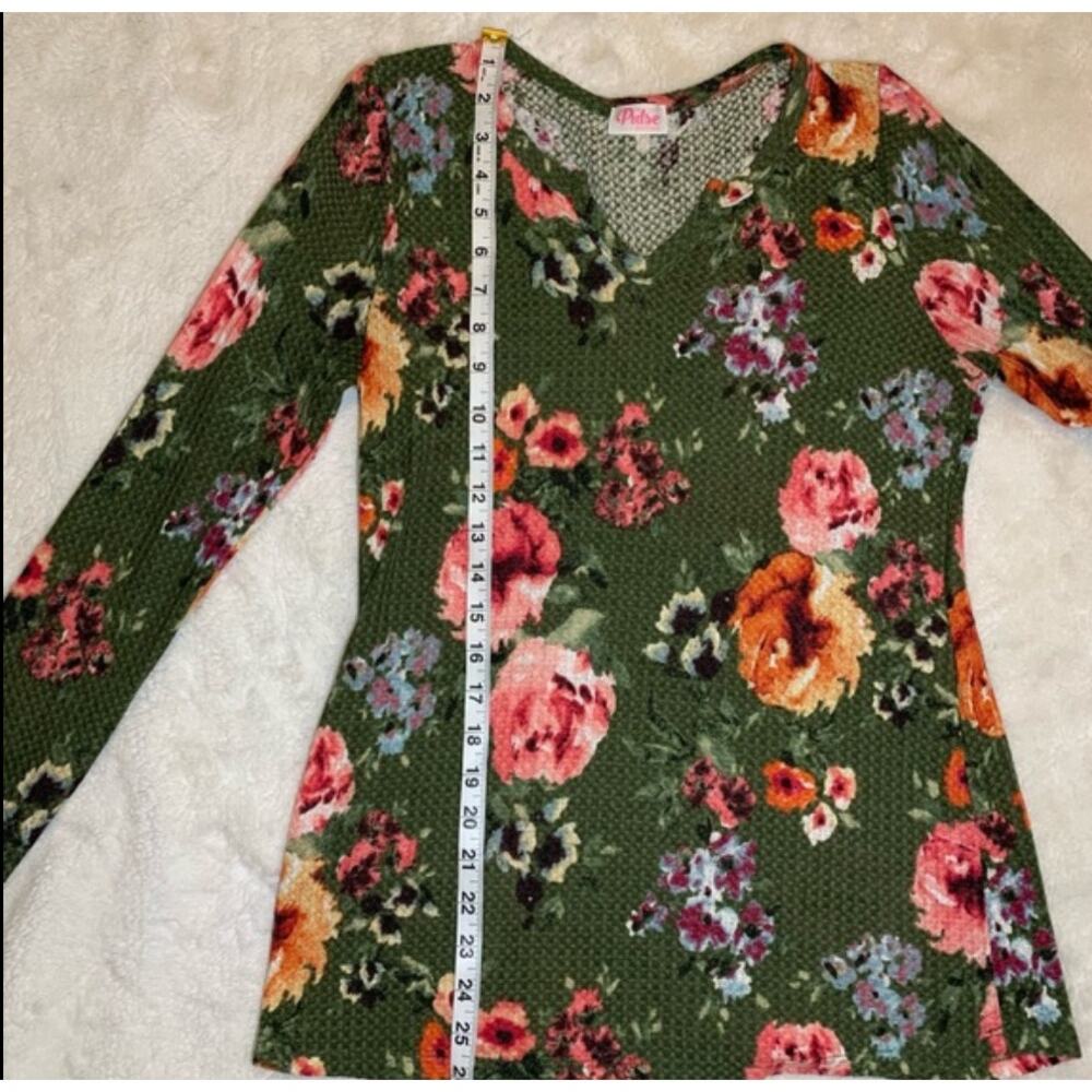 Green Pink Floral Print Waffle Knit Long Sleeve V-Neck Top Women’s Size Large - Picture 10 of 10